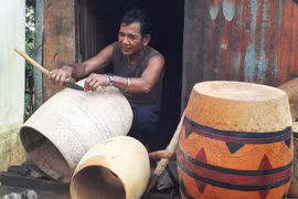 Nghệ nhân Kpuih Hươnh và câu chuyện về nghề chế tác trống của dân tộc Jrai