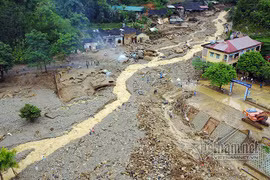 Mưa rất to, 10 tỉnh đề phòng lũ quét