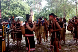 Tổ chức Liên hoan Cồng chiêng và Hát dân ca thanh thiếu niên hè 2017