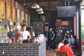 TP. Pleiku: Độc đáo quán cà phê mang phong cách hoài cổ