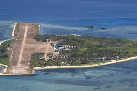 Tàu chiến Trung Quốc áp sát đảo Thị Tứ ở Trường Sa