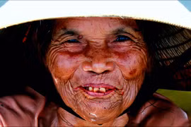 Những mảnh ghép cuộc sống đậm dấu ấn con người Việt Nam