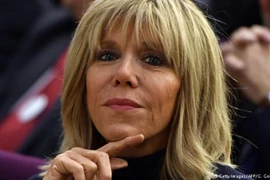 Phu nhân Tổng thống đắc cử Pháp Brigitte Macron - hơn cả một người vợ