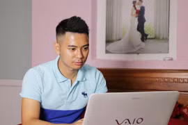 Giảng viên đại học, tranh thủ làm thêm 120 triệu/tháng