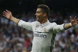 Ronaldo lập hat-trick, R.M đặt một chân vào chung kết Champions League