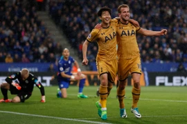 Kane lập cú poker, Tottenham đè bẹp Leicester 6-1