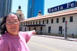 Người phụ nữ Mỹ "quan hệ tình dục" với nhà ga