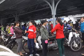 Bị cắt trợ cấp, hơn 1.000 công nhân may đồng loạt đình công
