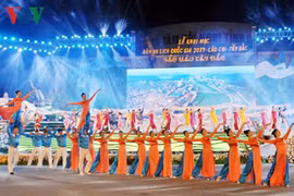 Tưng bừng khai mạc Năm Du lịch Quốc gia 2017 "Sắc màu Tây Bắc"