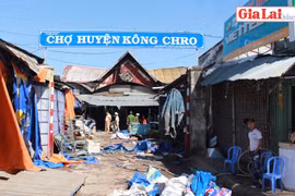 Những hình ảnh xót lòng sau cháy chợ trung tâm Kông Chro