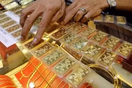 Giá vàng hôm nay 3-2: Vàng tăng vọt, vượt 38 triệu/lượng