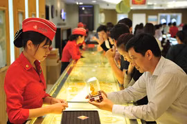 Giá vàng hôm nay 6-2: Ngày vía Thần tài, vàng tăng vượt đỉnh