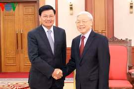 Tổng Bí thư tiếp Thủ tướng Lào Thongloun Sisoulith