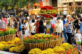 Ăn Tết, chơi Tết và nghỉ Tết