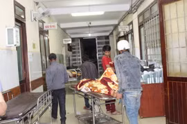 Nổ bình gas mini, một thanh niên "mất" bàn tay trái