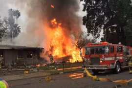 Mỹ: Máy bay rơi tại khu dân cư, ít nhất 4 người thiệt mạng