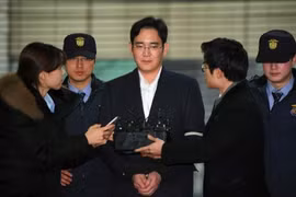 Thái tử Samsung bị buộc nhiều tội