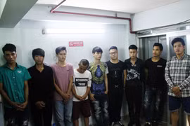 Cảnh sát nổ súng ngăn giang hồ hỗn chiến ở quận 1