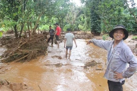 Vỡ liên hoàn 7 hồ chứa nước, nhiều tài sản của người dân bị cuốn trôi