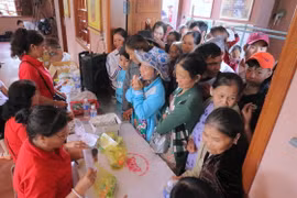 Mang niềm vui đến với người nghèo An Khê