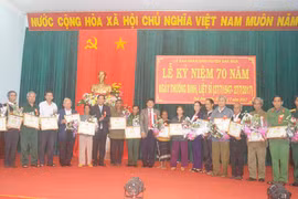 Đak Đoa: Biểu dương người có công tiêu biểu