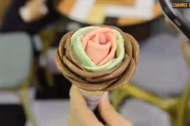 Màn làm kem hoa tuyệt đẹp khiến người mua không nỡ ăn