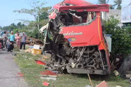 Tai nạn nghiêm trọng trên quốc lộ 1: 3 người chết, 17 người bị thương