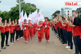 Ngày hội "Giọt hồng Cao Nguyên"