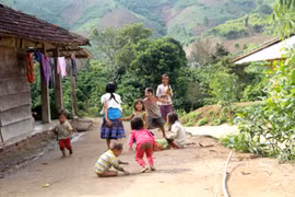 Làng "siêu đẻ" giữa Tây Nguyên đại ngàn