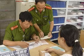 Bỏ quy định xuất trình giấy tờ chứng minh nơi cư trú