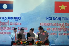 Nghị quyết phê chuẩn Nghị định thư về đường biên giới Việt-Lào