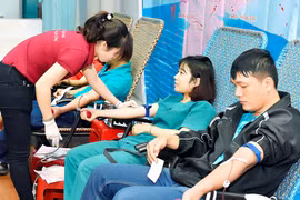 Giọt hồng cao nguyên