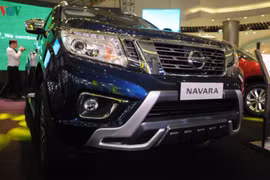 Các hãng xe giảm giá, Nissan Việt Nam lại tăng giá mẫu bán tải Navara
