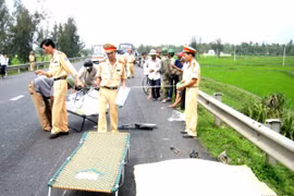 Xe mất thắng, 2 cán bộ kiểm lâm tử vong