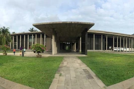 Du lịch "ngoài trái đất"