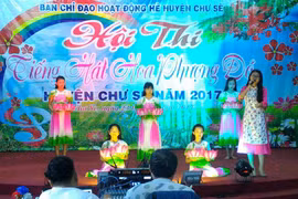 Ban Chỉ đạo hoạt động hè huyện Chư Sê: Tổ chức Hội thi "Tiếng hát hoa phượng đỏ" năm 2017