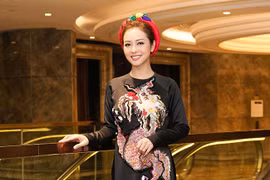 Jennifer Phạm mặc áo dài 5.000 USD