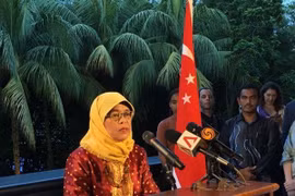 Bà Halimah Yacob chính thức trở thành Tổng thống Singapore