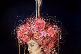 Nữ y tá trẻ tạo ra các bức tranh sống động từ kim tiêm