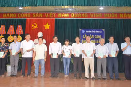 Bưu điện tỉnh: Bàn giao gần 500 sổ Bảo hiểm xã hội cho Công ty Cà phê Ia Sao 2