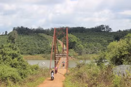 Chư Prông: Đồi Độc lập đã thông cầu treo