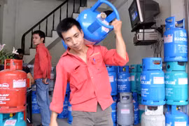Giá gas tăng mạnh 16.000 đồng/bình 12 kg từ hôm nay