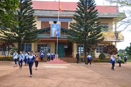 Chư Sê phát huy hiệu quả của Ban chỉ đạo huy động học sinh đến trường