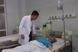 Cắt bỏ khối u "khủng" chèn lệch tim bệnh nhân