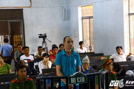 Vợ bị đánh, chồng cầm dao đâm chết bạn nhậu