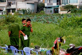 Phát hiện thi thể bé trai sơ sinh ở bãi đất trống