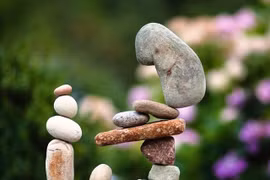 Nghệ thuật thăng bằng đá cực đỉnh của người đàn ông đặc biệt