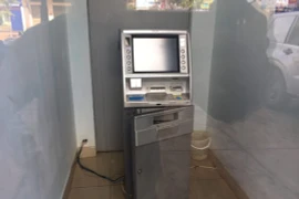 Táo tợn cạy phá trụ ATM bất chấp camera an ninh ở Buôn Hồ