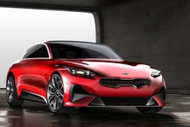 Kia trình làng 4 mẫu xe mới