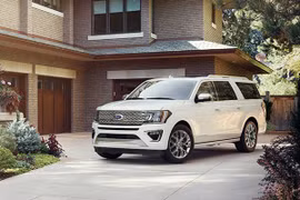 'Nuôi' một chiếc xe ô tô tốn bao nhiêu tiền một tháng?